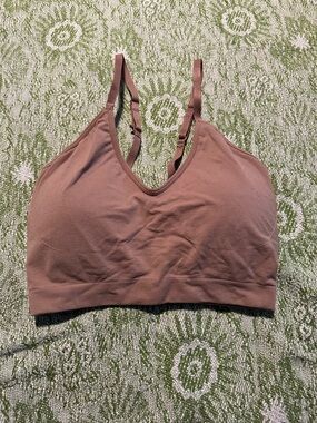 Fabletics  Seamless Light-Support Bralette